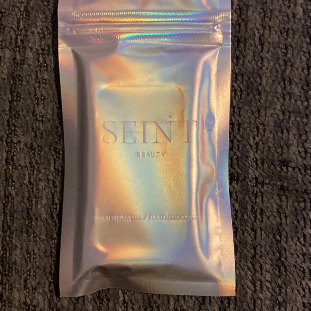 Seint Maskcara Illuminator